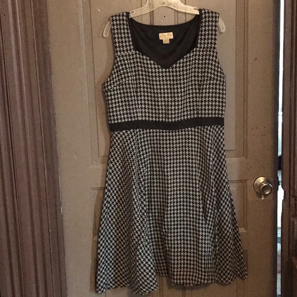 Lindy Bop Dresses & Skirts - Lindy bop pinup style dress